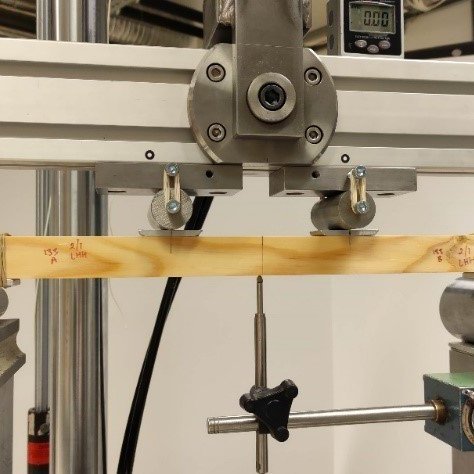 Álagsprófun á íslensku lerki 1. Ljósmynd: Ólafur Eggertsson